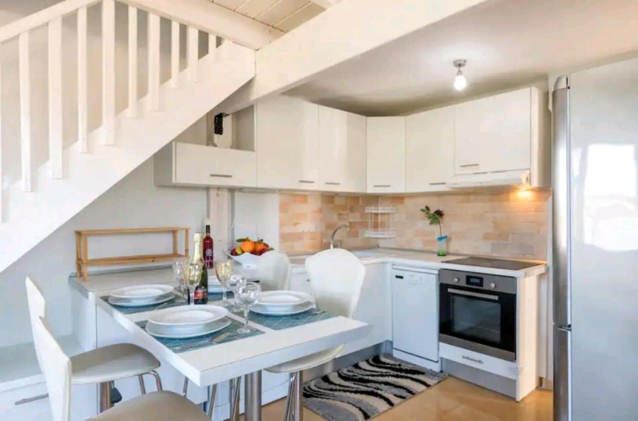 Govino Bay Luxury Beach Loft Apartment Danilia Dış mekan fotoğraf