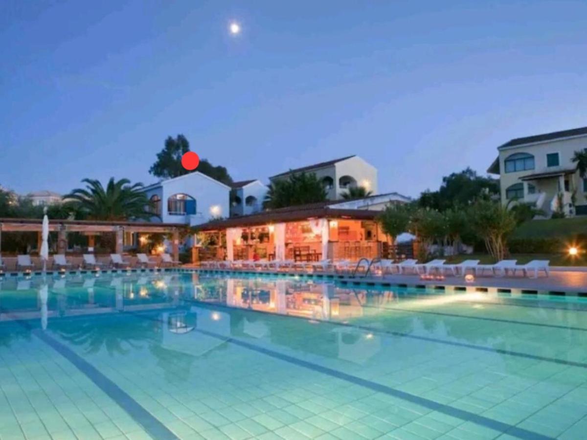 Govino Bay Luxury Beach Loft Apartment Danilia Dış mekan fotoğraf
